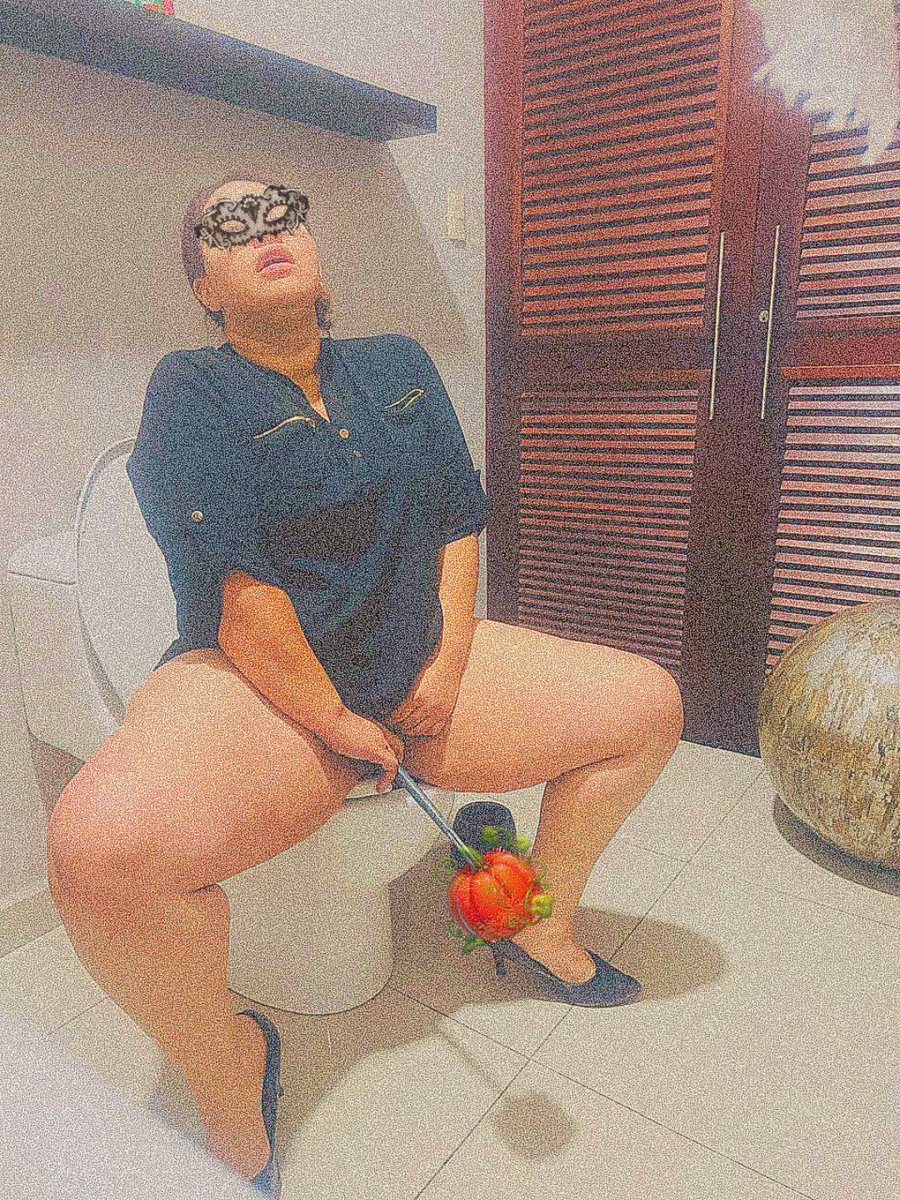 Ella y El tweet media