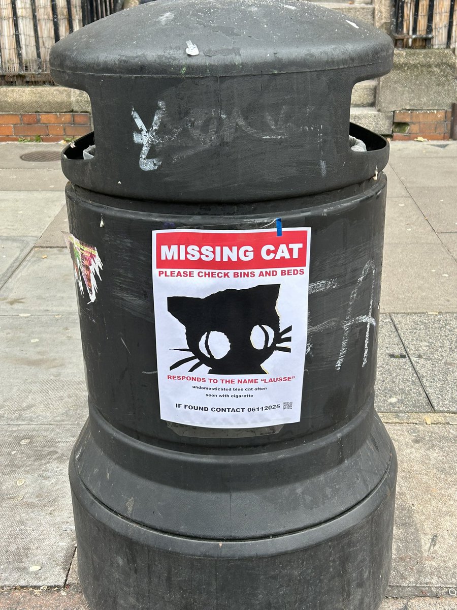 lily_hurp's tweet photo. 📍bethnal green @lausse_the_cat https://t.co/g1KPJnQhjk