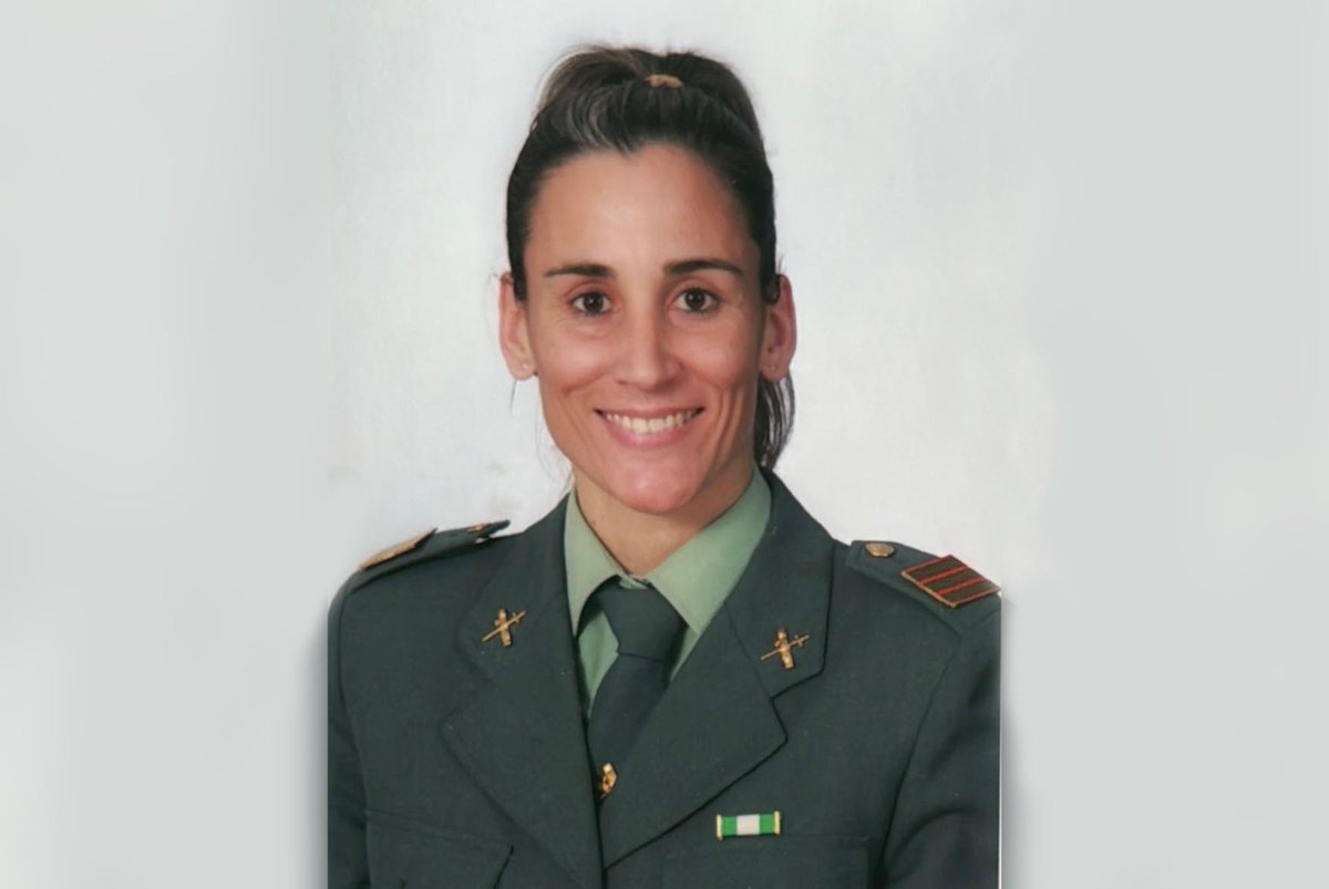 La sargento Alejandra Togores Varela comparte su experiencia como mujer y suboficial en <a href="/guardiacivil/">Guardia Civil</a>  
<a href="/Ana_kpg/">AnaK</a>
<a href="/ASESGC/">ASESGC Guardia Civil</a> 
<a href="/mujerygc/">mujeryguardiacivil</a> 

Entrevista completa en <a href="/Fiel_En_Deber/">Portal Benemerito</a>
tribunabenemerita.es/index.php/actu…