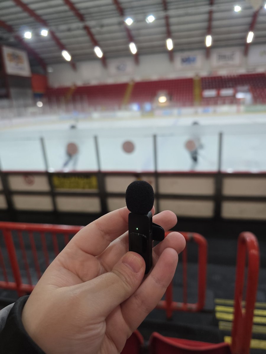 Odd one tonight. Down at Blackburn Hawks but for the Women's team for my uni assignment. Hopefully grab a good few interviews 🤞