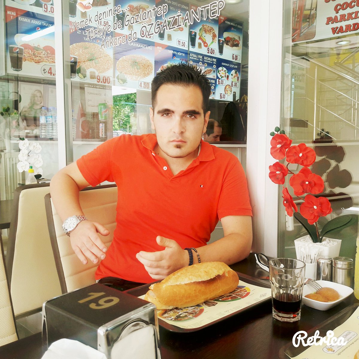 Datede kizi kokorecciye götürüp tam ekmek söylerken biz