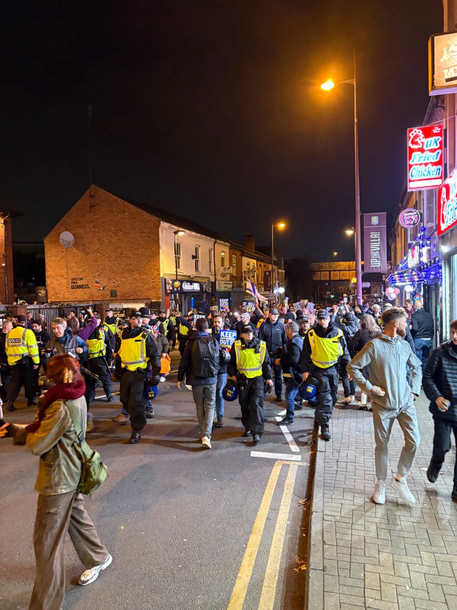 scrapnetzero87's tweet image. A small pro Israel demonstration outside Villa Park, but all very quiet around the ground. Police appear to have done a great job #AVFC