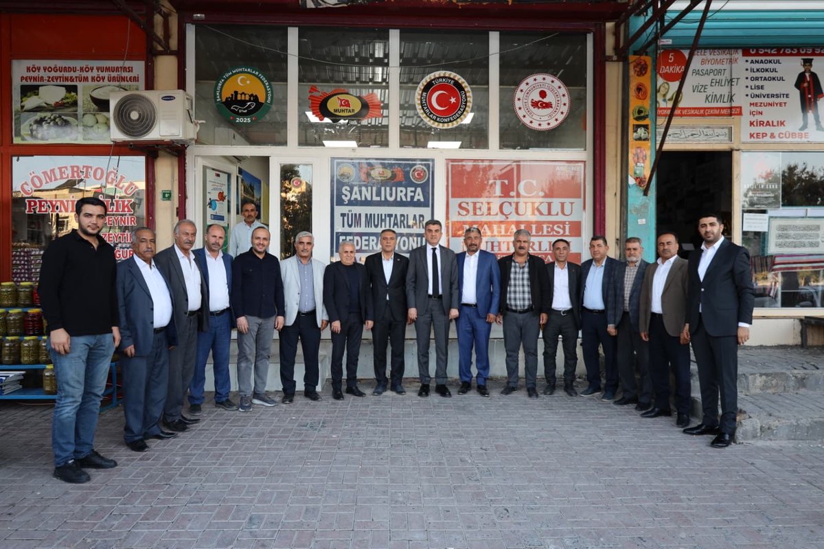 📍Şanlıurfa Tüm Muhtarlar Federasyonu

İl Yönetim Kurulumuzla birlikte hemşehrilerimizle devletimiz arasındaki köprü olan muhtarlarımızı ziyaret kapsamında Türkiye Muhtarlar Konfederasyonu Genel Başkan Yardımcısı ve Şanlıurfa Tüm Muhtarlar Federasyonu Başkanı Ümit Hanca'yı ve