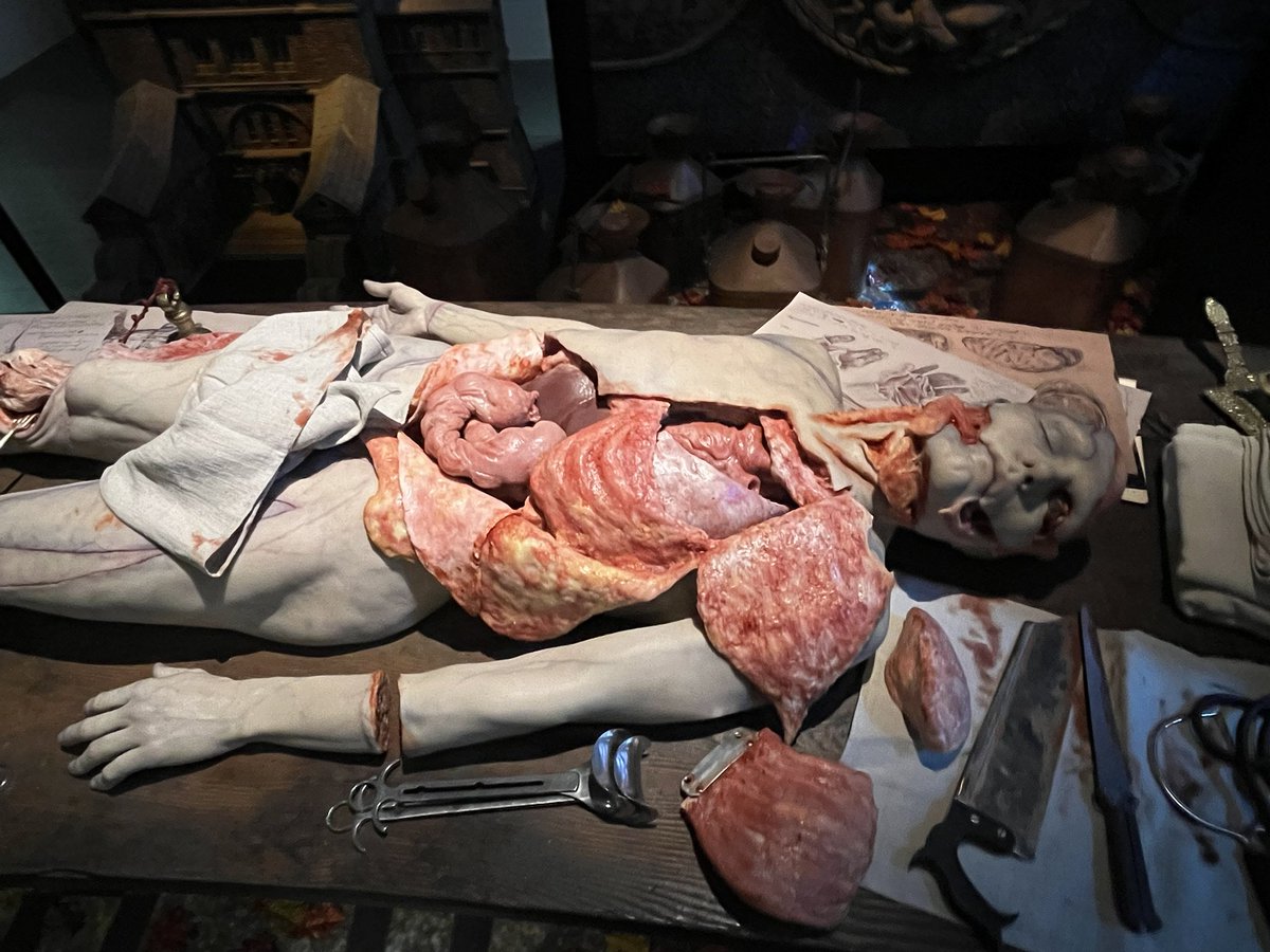 Big fan of the tasteful crumpled towel in a critical area