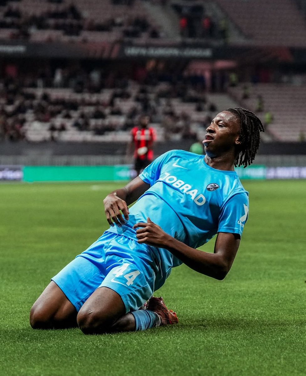 unserfussball's tweet photo. ⏱️ FIN DU MATCH !!!

Fribourg s'impose après un second acte où le SCF n'a pas vraiment accéléré et s'est surtout contenté de bien défendre face aux offensives niçoise !!! 🔴⚪👏💪

LE SCF reste et prend une belle option pour ce fameux TOP 8 en Europa League !!! 🔥

#ogcnscf #UEL https://t.co/bS5JcHR77l