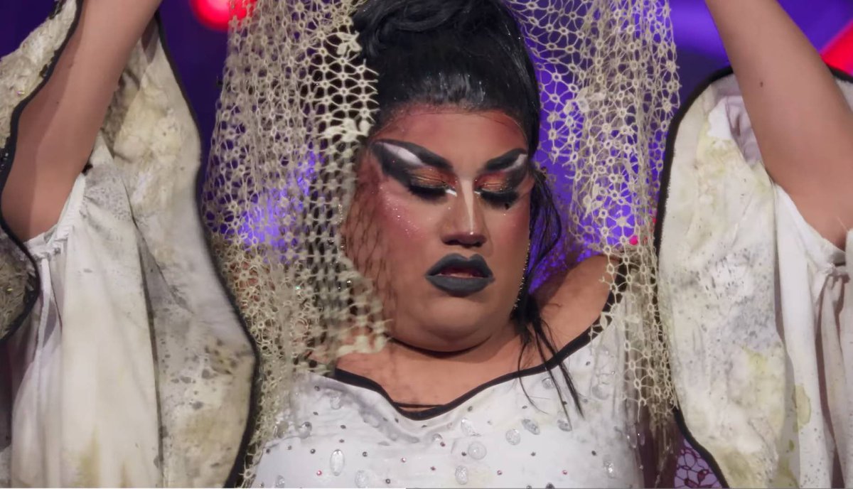 Mexicanos !!!! 
Vamos para la Corona. Ser mexicana es un orgullo. Los emigrantes son muy importantes en este país. Y yo soy un ejemplo que no importa de dónde vengas, o si puedes hablar bien. Tú puedes lograr todo.

#dragrace #canadasdragrace #mexico #dragracemexico #puebla