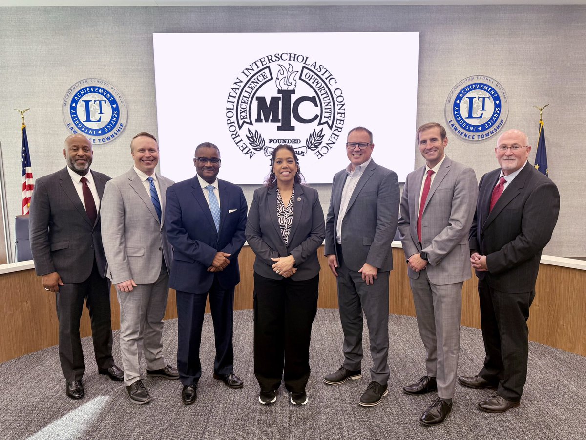New MIC, new MIC traditions!  The New MIC Superintendents met today to continue the excellence that this amazing conference produces!!  #LeadIAPSS
