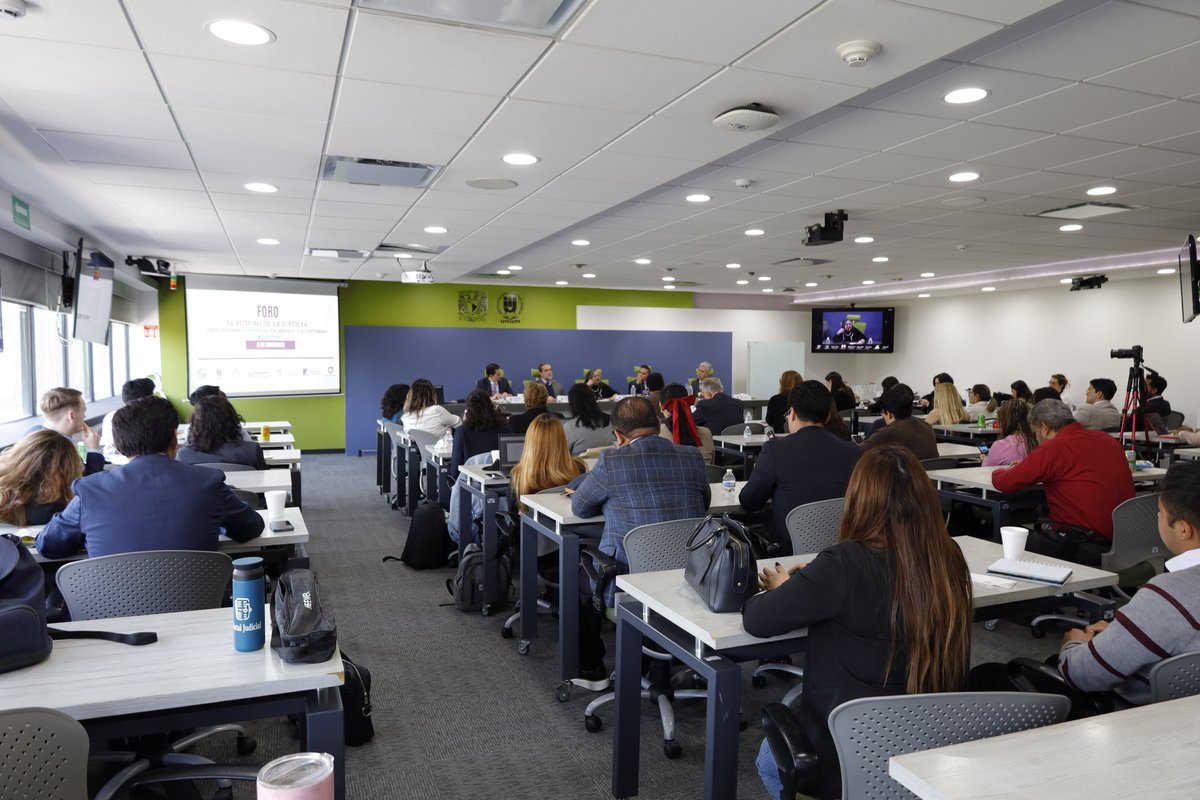 En el Foro "El futuro de la justicia: independencia judicial en México y su entorno regional" expertas de Perú y El Salvador, academia, OSC y personas ex juzgadoras debatimos sobre el retroceso de la #IndependenciaJudicial y cómo reconstruirla. 🧵
bit.ly/4qKGGYb