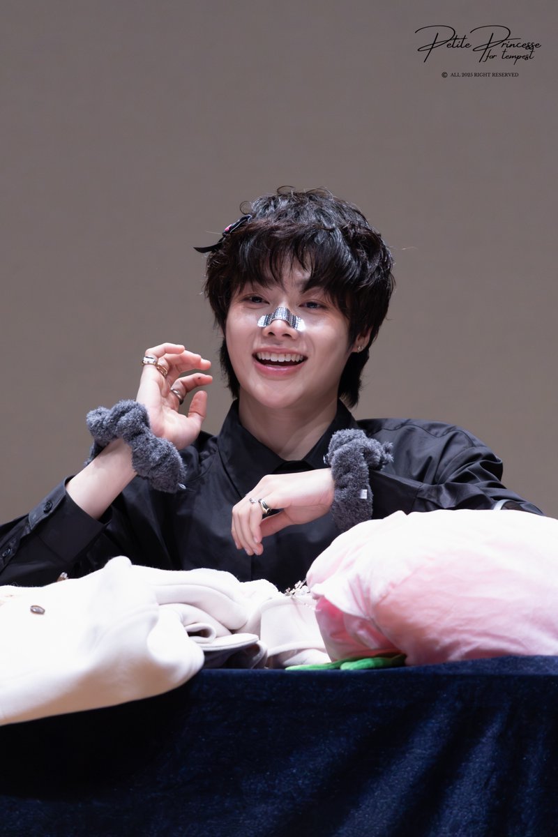 ☆𝒫ℯ𝓉𝒾𝓉ℯ 𝓅𝓇𝒾𝓃𝒸ℯ𝓈𝓈ℯ☆ tweet media