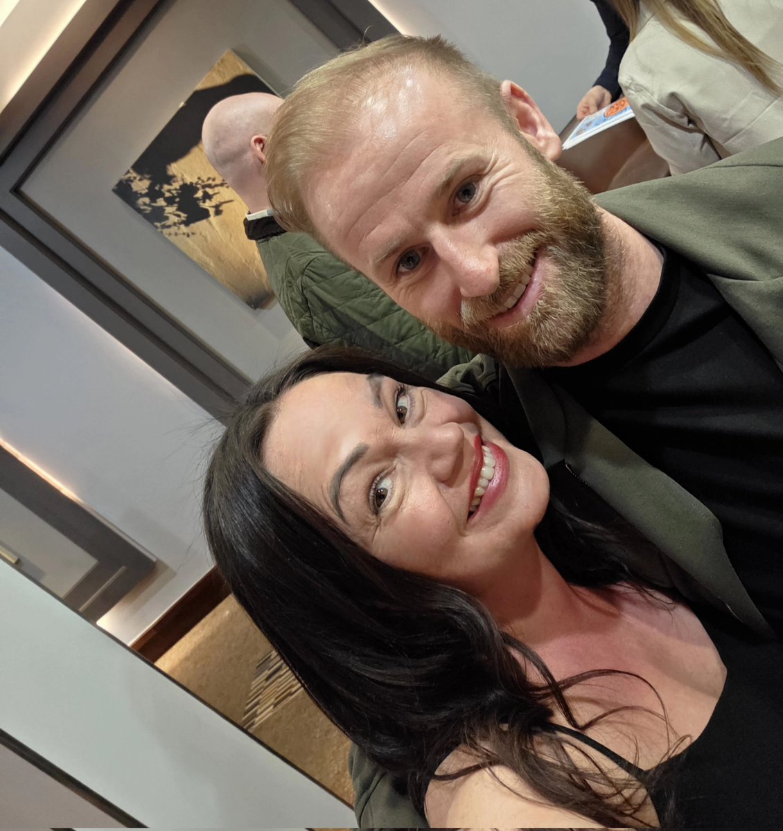 MissEl🦉 (Becs) tweet media