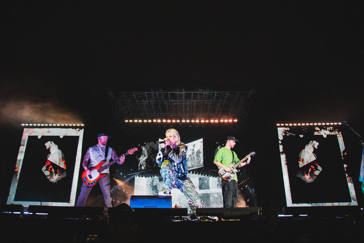 linkinpark's tweet photo. Estádio Couto Pereira. Curitiba, Brazil. November 5th. https://t.co/GAHhWwwsmp