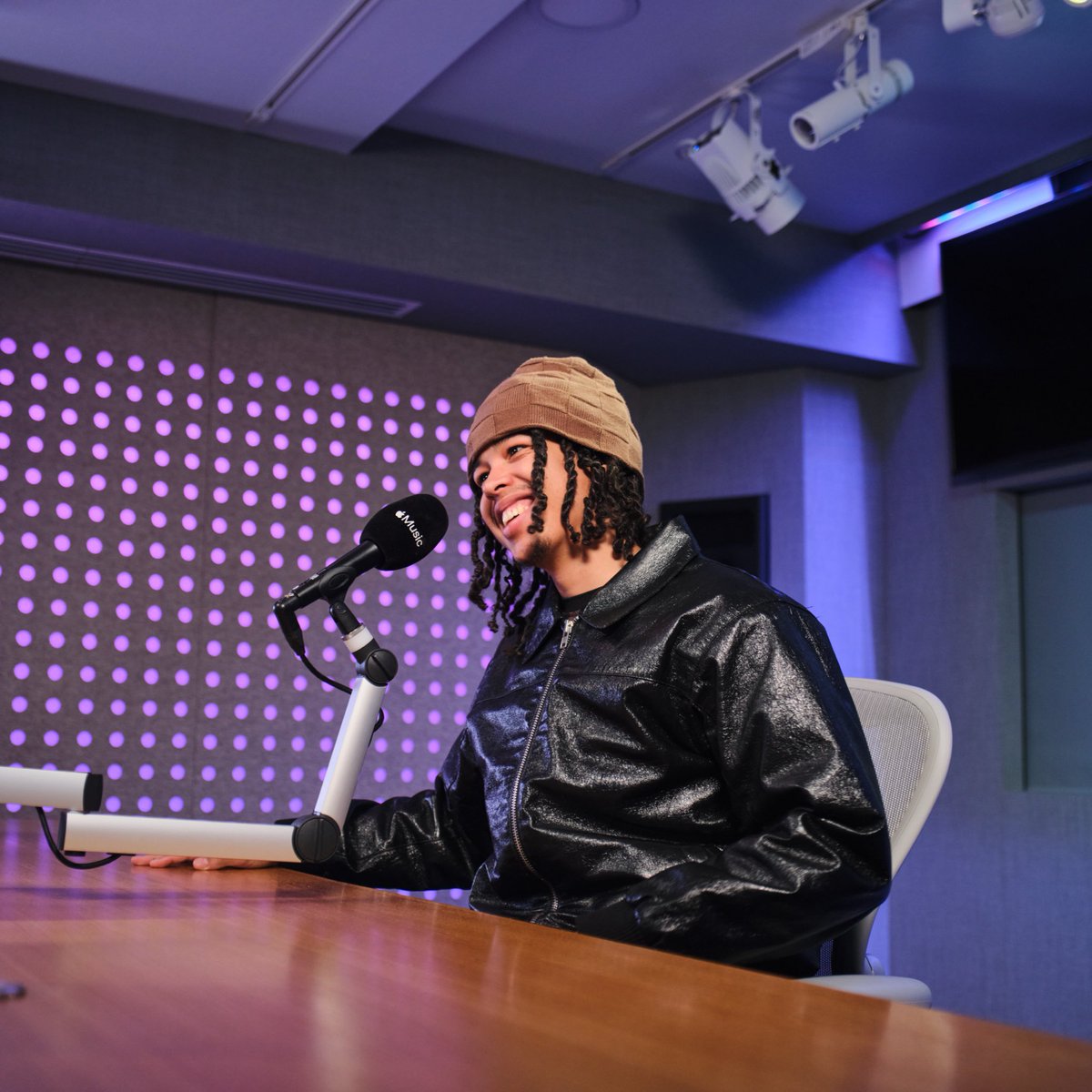 oldmanebro's tweet photo. 🚨Tune in #TheEbroShow!! Playing back my convos from the @AppleMusic London studios w/ @KojeyRadical @strandzfr @MsBanks @Knucks 🔥🔥🔥

12pm PST/3pm EST!!

Listen 🎧: https://t.co/IiDpaulqwW https://t.co/ikuuIXICXj