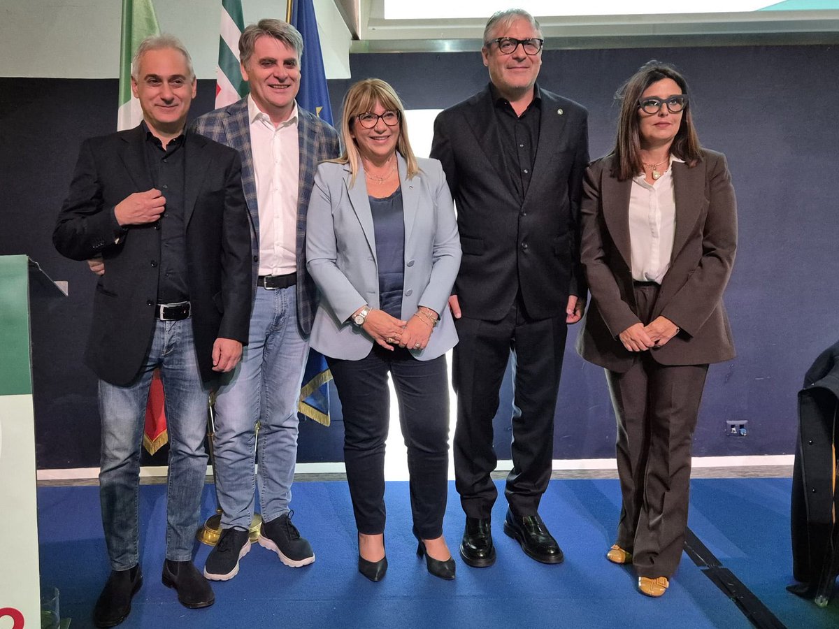 filcabari's tweet photo. 🇮🇹 Oggi a Roma, durante i lavori del Consiglio Generale, Ottavio De Luca è stato eletto Segretario Generale della #FilcaCisl nazionale.

👏 Auguri di buon lavoro a lui, a tutta la nuova segreteria e al nuovo ingresso Mauro Venulejo.
🙏 Un sentito grazie a Enzo Pelle per l’impegno e la passione di questi anni.

#CISL #FilcaCislBari #Lavoro #Sindacato