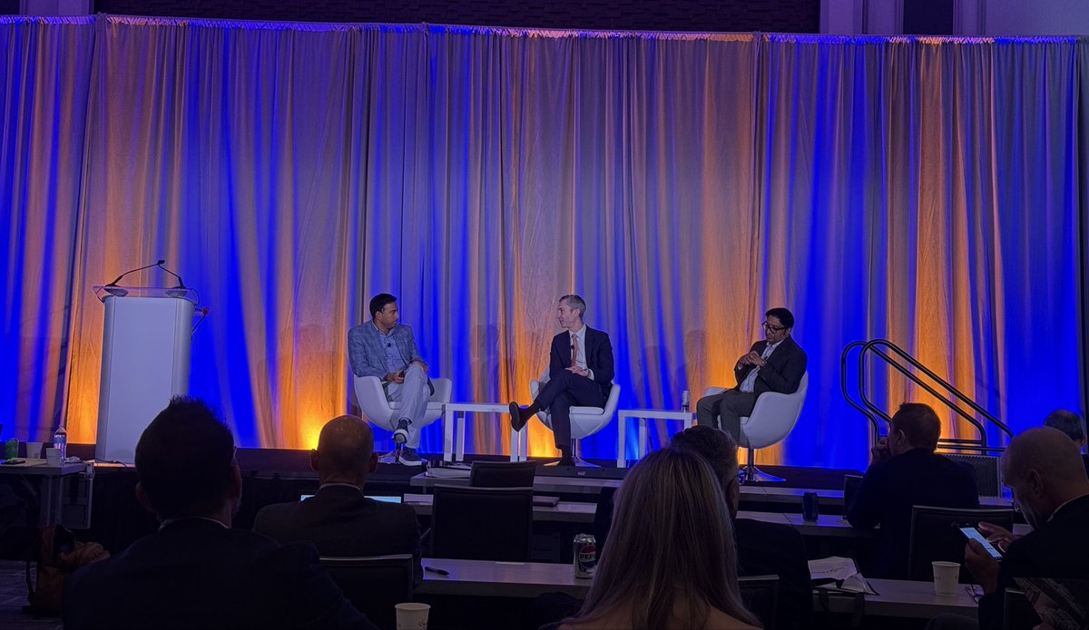 “#AI is going to change the way we manage these patients.” - Dr. Agarwal during a discussion on #bladdercancer with Dr. Meeks, moderated by Dr. <a href="/TomJayram/">Tom Jayram</a> at #LUGPA2025. 

<a href="/Agarwal_CaB/">Piyush Kumar Agarwal</a> 
#Artificialintelligence