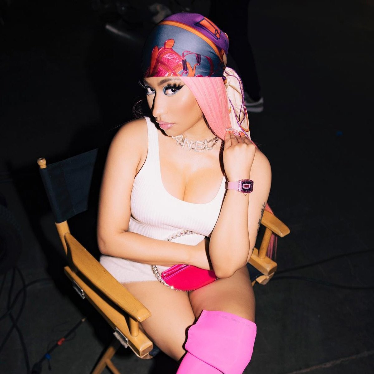 updatecharts's tweet image. MÃE! Equipe de Nicki Minaj está na Jamaica prestando auxílio e realizando doações às vítimas do Furacão Melissa, o mais violento a atingir a região neste século.