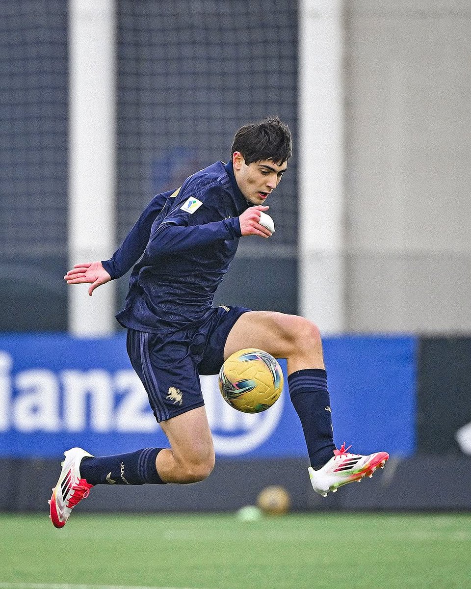 GiovaniBN's tweet image. 📣 Convocazione con l’#Italia #Under19 per Francesco #Verde! 🇮🇹✨

Il difensore classe 2007 della #Juventus è stato chiamato per la prima fase di qualificazione all’Europeo U19: in programma le sfide contro #Moldova, #Bosnia e #Polonia. 💪⚪️⚫️