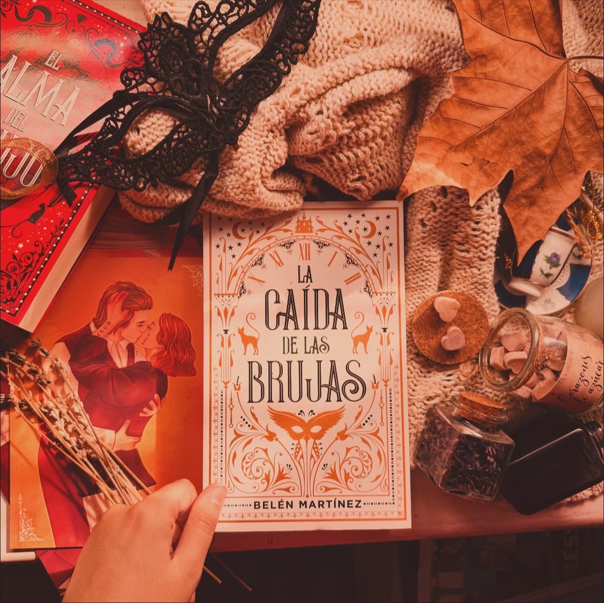 FiebreLectora's tweet image. Un final perfecto para una trilogía llena de fantasía 🖤✨

Reseña: fiebrelectora.blogspot.com/2025/10/resena… @Puck_ed