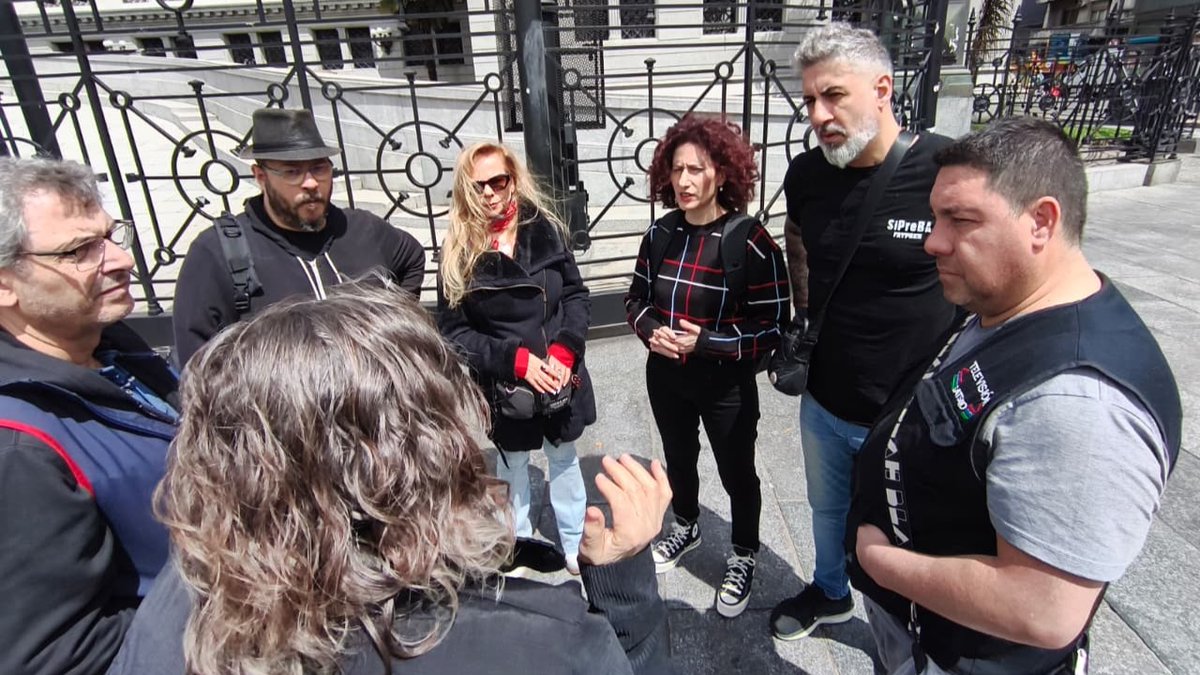 📢 CARTA ABIERTA AL BLOQUE DE DIPUTADOS DEL PERONISMO SOBRE LA SITUACIÓN EN LOS MEDIOS DEL GRUPO OCTUBRE

📝 El texto, firmado por SATSAID, @SiPreBA, <a href="/SALCoLocutores/">SALCO - Locutores y Comunicadores</a> y <a href="/SUTEP_AR/">SUTEP</a>, denuncia la grave situación que se vive en los medios de Víctor Santa María. 

Lee la carta acá 👇