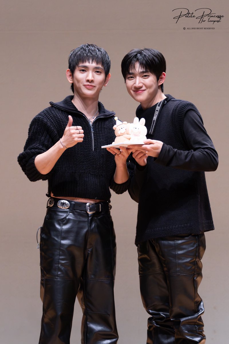 ☆𝒫ℯ𝓉𝒾𝓉ℯ 𝓅𝓇𝒾𝓃𝒸ℯ𝓈𝓈ℯ☆ tweet media