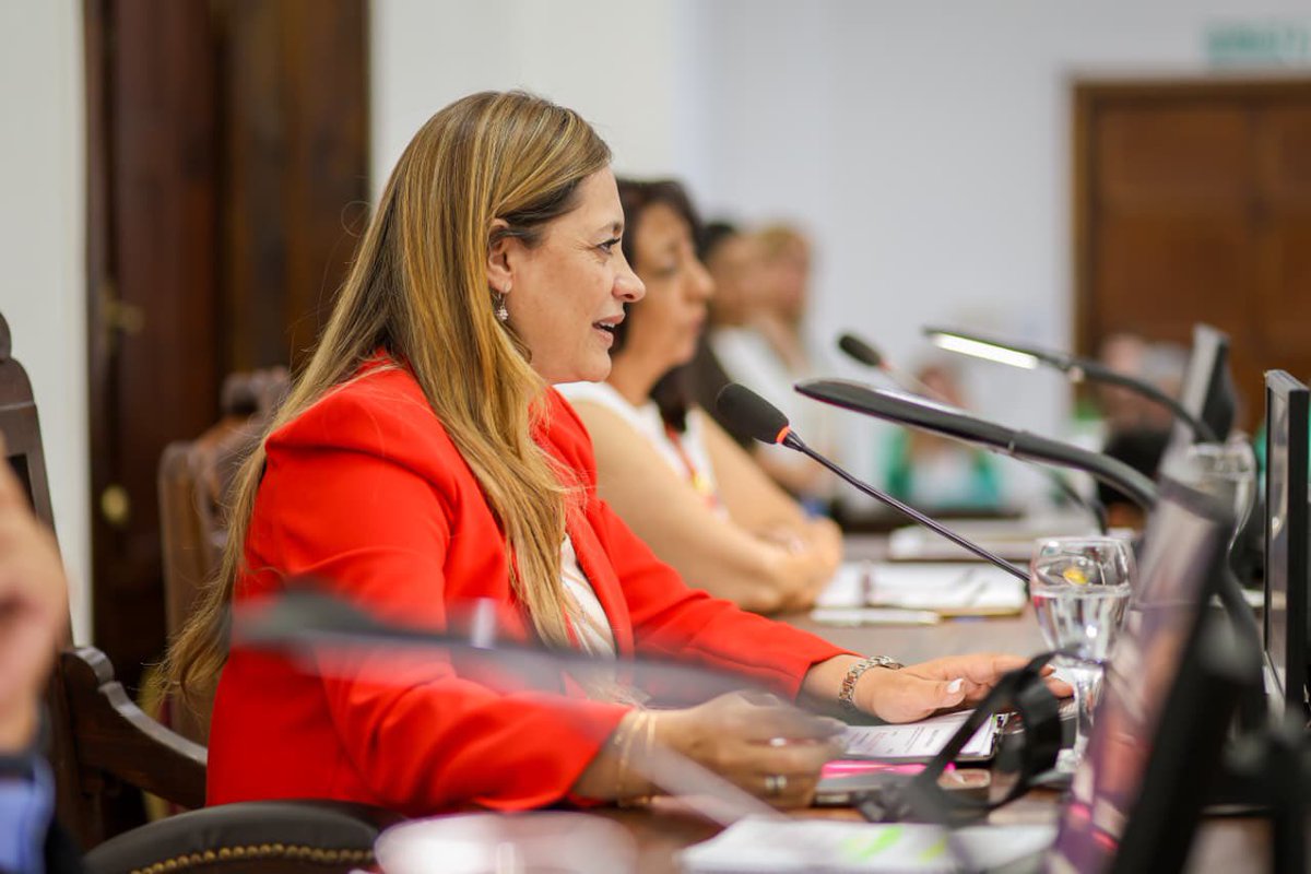 Tomaron estado parlamentario el Presupuesto 2026 y la norma impositiva.
Las y los diputados prorrogaron por un año las emergencias provinciales.
Se aprobó la nómina para cargos judiciales en Capital, Chilecito, Chamical, Chepes, Ulapes y Malanzán.

bit.ly/4qLKtUZ