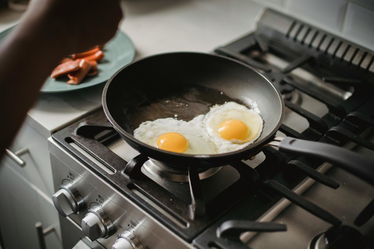 BlessKEssent's tweet image. What’s your favorite dish to cook in a skillet? 🍳
🔗 blessedkitchenessentials.com

#KitchenChat #CookingFun #BlessedKitchen #HomeChef #CookingCommunity #FoodieLife #KitchenGoals #CookingLove #KitchenEssentials #Engage