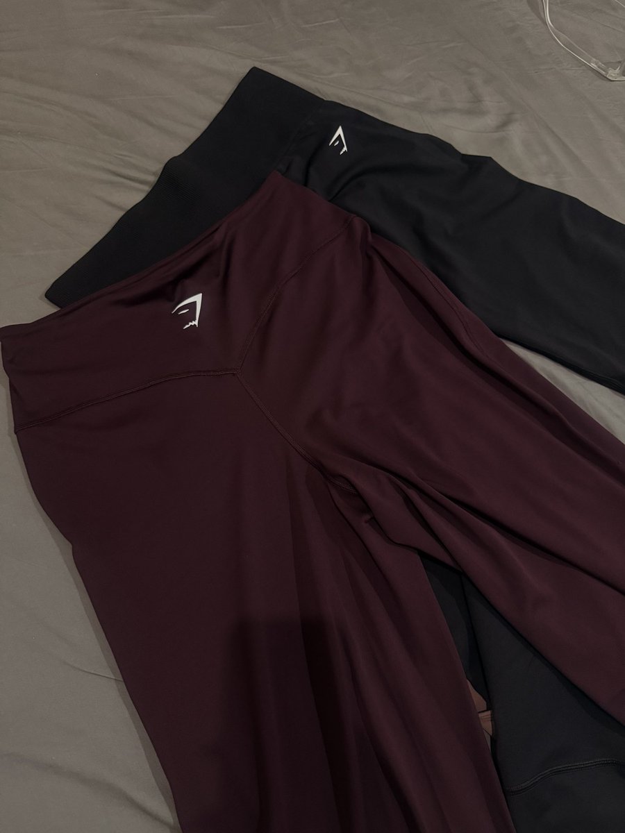 thefitfoodie_a's tweet photo. Pleaseeee gym girlies on the timeline. I have these 2 Gym Shark flare pants for sale in size Large (they are super stretchy too). Kindly send a DM if you’re interested. Proof that they are new is on the second slide.

£40

Please RT. 🙏🏽 https://t.co/JASvvmACZf
