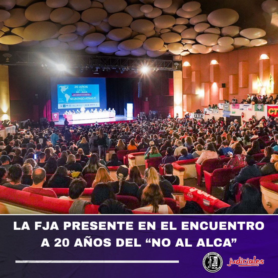 FJAJudiciales's tweet photo. ⚖️ La #FJA participó del Encuentro Internacional a 20 años del “#NoALALCA” en Mar del Plata 🌎✊
Con presencia de Matías Fachal y Daniel Pérez Guillén, se reafirmó el compromiso con la integración latinoamericana, la soberanía y la lucha contra el neoliberalismo. 🇦🇷🤝
#Judiciales https://t.co/drXiAvhucG