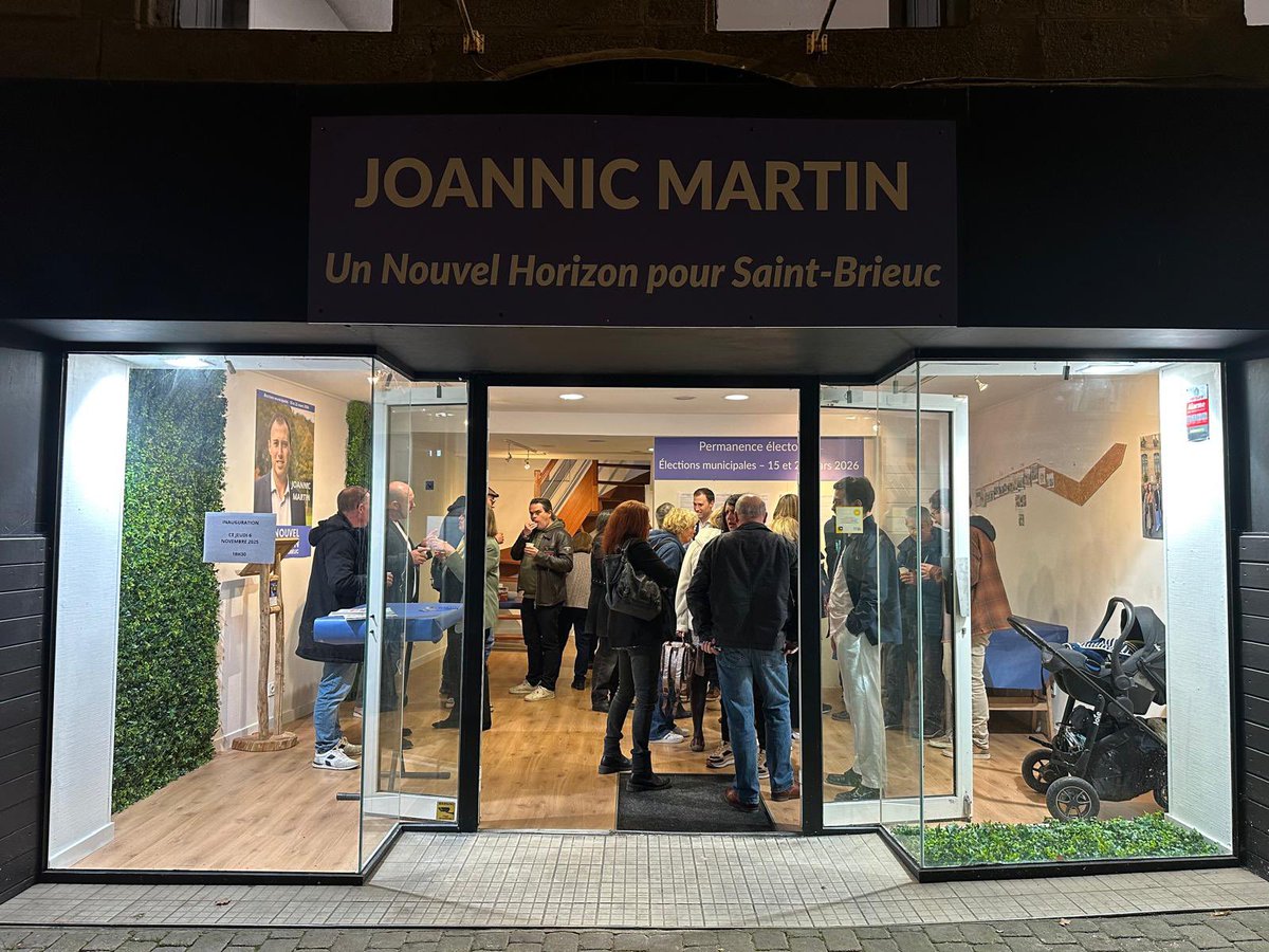 Inauguration du local de campagne de notre candidate <a href="/AourellDanjou/">Aourell Danjou</a> aux #Municipales2026 en Bretagne à Saint-Brieuc autour de <a href="/joannicmartin/">Joannic Martin</a>