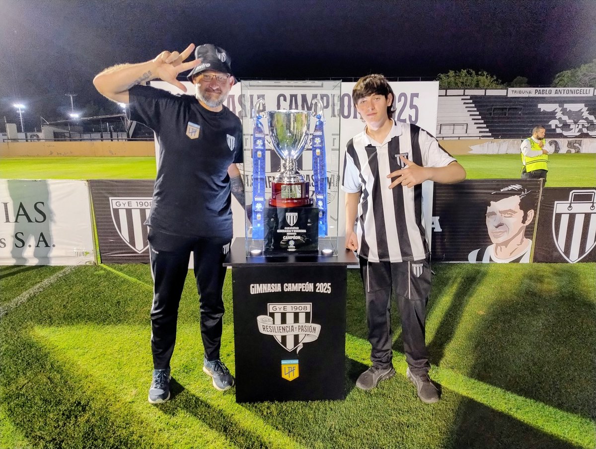 LeandroBlanquinegro tweet media