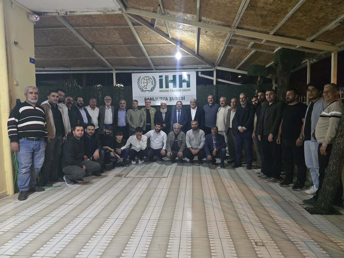 Genel Merkezimiz Yön. Kurulu Üyesi Sn. Mehmet Çelik hocamız ve Bölge Koordinatörümüz Sn. M.Fatih Gök Urfa İHH teşkilatımıza Gazze ve Sudan başta olmak üzere kriz bölgeleri ile ilgili sunum ve bilgilendirmelerde bulundular. 
Hocalarımıza teşekkür ederiz. 
Müstefid olduk ve daha