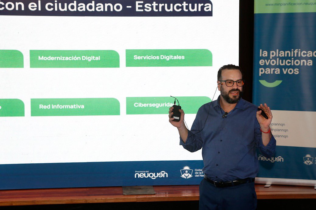 Mingabinetenqn's tweet photo. #TechDay
Apoyado en la inteligencia artificial, se presentó el portal NQN + Ágil
Participaron representantes de empresas privadas vinculadas a la inteligencia artificial, centros de datos, tecnología y gobiernos digitales.
Leer más👇
https://t.co/qu1M7DAOqF https://t.co/NiOQEChvlH