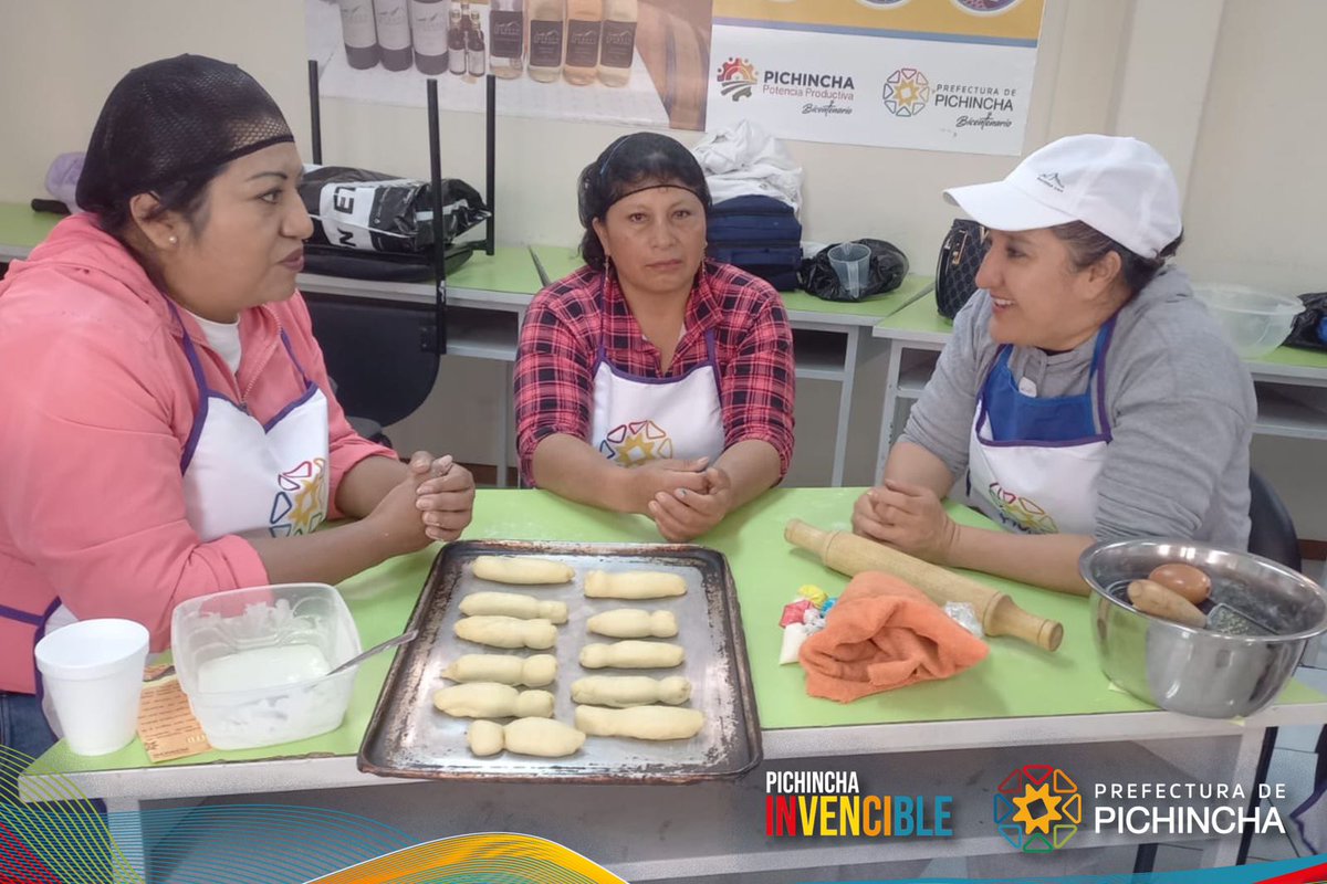 ✨ Tradición, aprendizaje y fortaleza femenina ✨

22 mujeres usuarias de nuestros Centros #WarmiPichincha, junto a sus hijos e hijas, participaron en una jornada de aprendizaje y conexión emocional.

👩🏽‍🍳 Elaboraron guaguas de pan, símbolo de nuestras festividades del Día de los