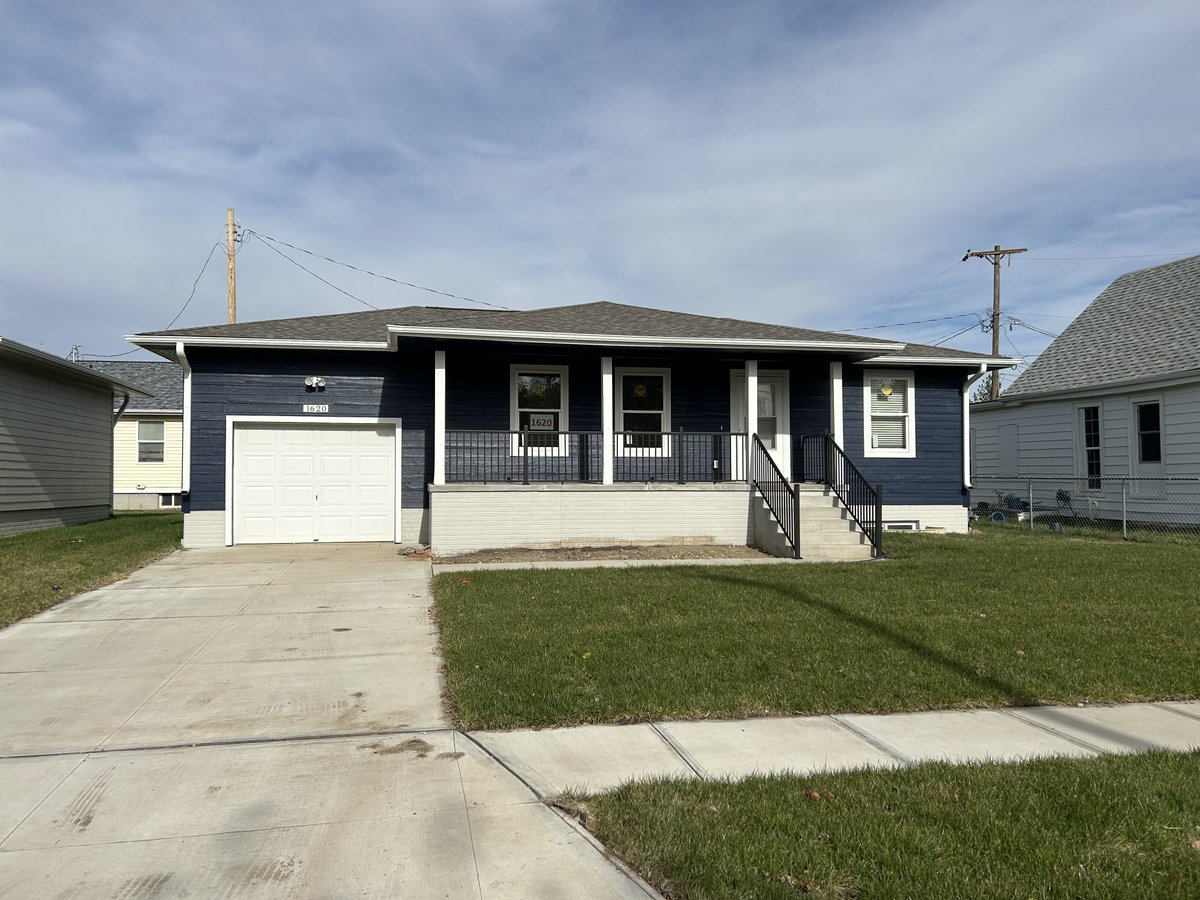 DevelopNebraska's tweet image. Together with Habitat for Humanity of Omaha, DED is celebrating 5 new single-family homes in N. Omaha — creating homeownership opportunities! This project was made possible by a $425k award from the Nebraska Affordable Housing Trust Fund &amp;amp; a $102k cash match. @Habitat_org