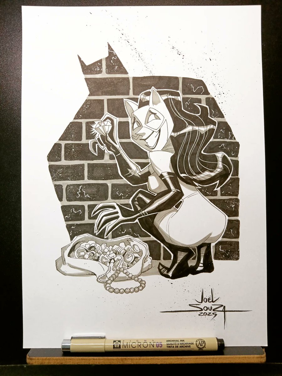 Love that classic, slick cartoon style for Catwoman. Had a great time illustrating this piece with Batman silhouette watching from the shadows. 🦇😺

#SelinaKyle #Batman #ArtTwitter #InkDrawing #DCComics #JoelSouzaArt #TraditionalArt #Inked #ComicArt #DC
