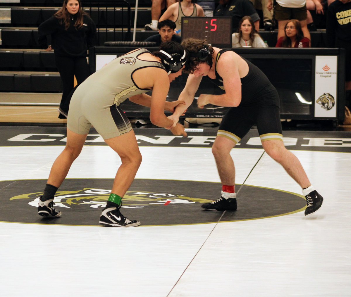 Last night at our White and Gold Scrimmage, we had lots of good matches! Our Varsity lineup is set for next week as we travel to College Station for our first tournament! Most importantly, the Tigers got after it! 

#COMPETE #SicEmTigers🐅