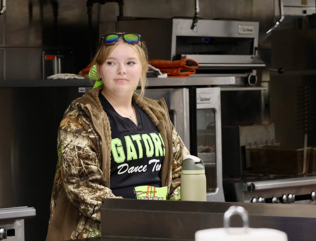 DCSeNews's tweet image. Southaven Middle School students withessed transformative learning during their tour of @CareerTechWest. CTC students, you were exceptional as you gave tours, explained programs, showcased your work, and answered questions! #BeTheStandard #TeamDCS