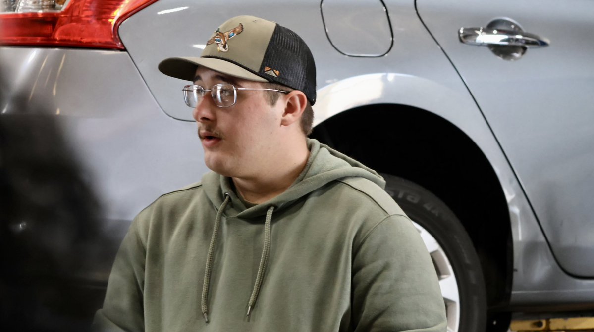 DCSeNews's tweet image. Southaven Middle School students withessed transformative learning during their tour of @CareerTechWest. CTC students, you were exceptional as you gave tours, explained programs, showcased your work, and answered questions! #BeTheStandard #TeamDCS