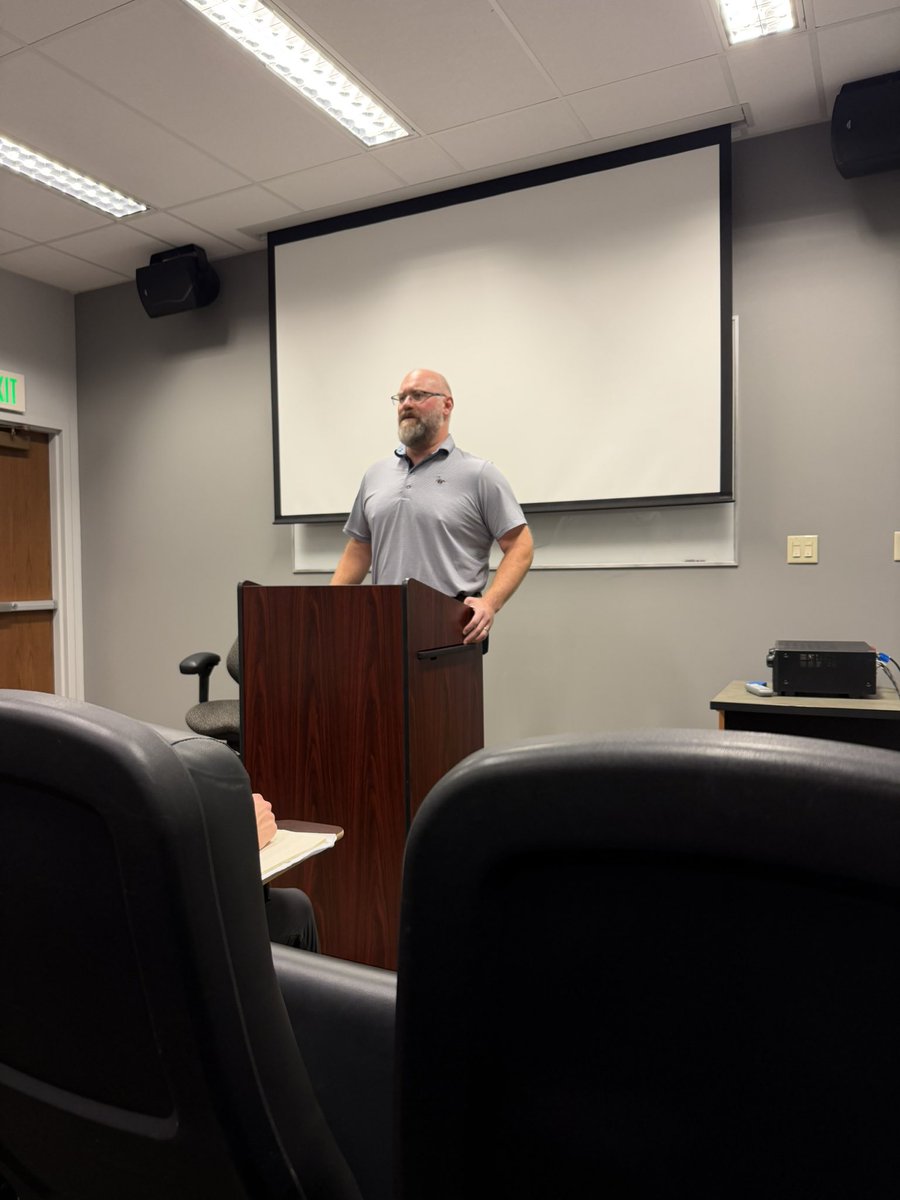 pmphd23's tweet image. Excited to have Tim House speak to our sport management students about his career path @JohnPurdueClub and his move to @MSU_Athletics ! What an amazing and passionate leader!