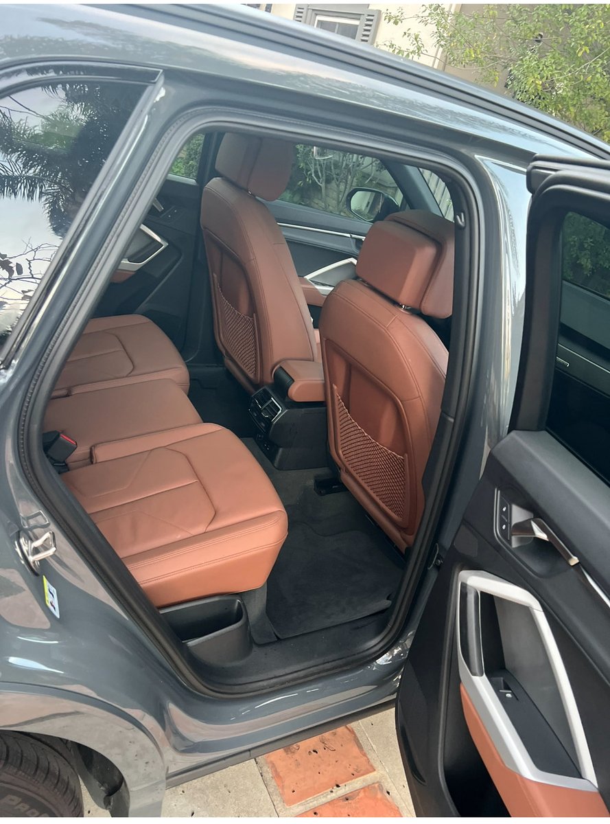 EpicAutoGlass1's tweet image. Audi q3…Car Broken Window Repair? At Epic Auto Glass LLC  213.282.1654 #backglass myepicautoglass.com  #Windshied | #AutoGlass #carwindow #Mobile #Service in Cheviot Hills Los Angeles, CA