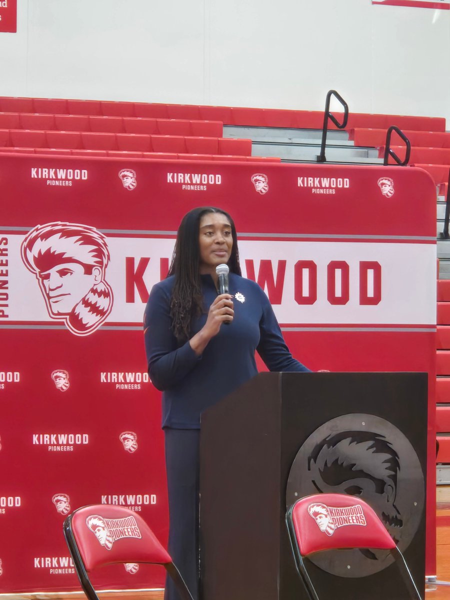 KirkwoodHS's tweet photo. @connecticutsun GM (and 4x NCAA champion!) Morgan Tuck stopped by KHS to talk with our basketball programs and BACC students. Her biggest message? Pivot. When things get tough, don’t stop — pivot, learn and keep moving forward. 🏀✨ https://t.co/5VAr5Hd8tn https://t.co/d4McheuEKn