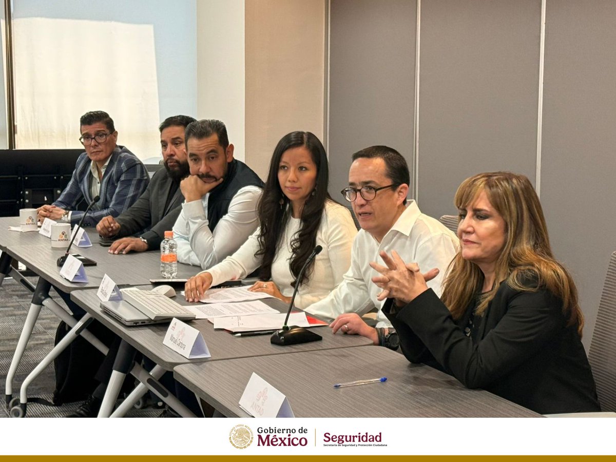 Hoy la <a href="/SSPCMexico/">Secretaría de Seguridad y Protección Ciudadana</a> que encabeza el Secretario <a href="/OHarfuch/">Omar H Garcia Harfuch</a>  firmó un convenio con la Asociación Nacional de Tiendas de Autoservicio y Departamentales (<a href="/ANTADMx/">ANTAD</a>) para fortalecer la seguridad y atender delitos de alto impacto.
En el acto participó la Dirección General de Atención y