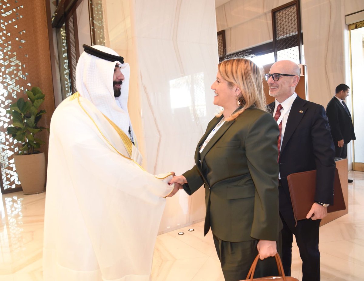 سعدتُ بلقاء سعادة السيدة/ ماريا تريبودي - وكيلة وزارة الخارجية والتعاون الدولي في الجمهورية الإيطالية، وسعادة/  لورينزو موريني - سفير جمهورية إيطاليا لدى البلاد، في إطار تعزيز أواصر الصداقة والعلاقات المتميزة بين دولة الكويت والجمهورية الإيطالية الصديقة.