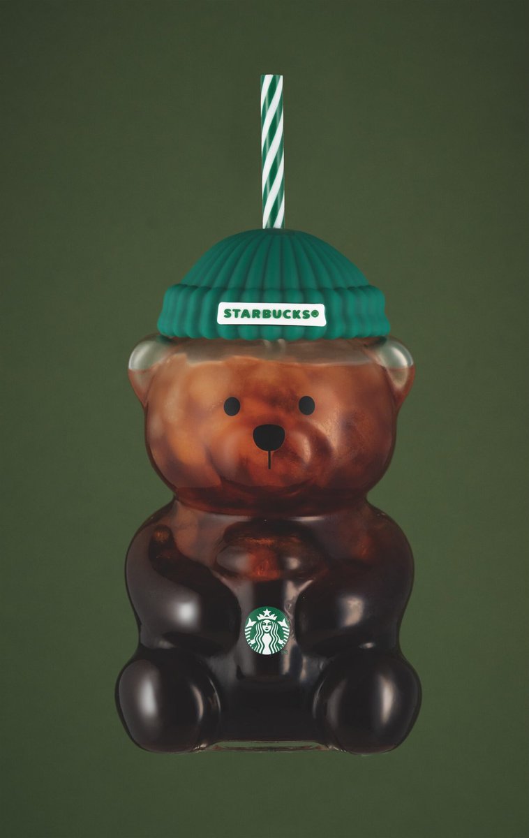 Silas_Ottx's tweet image. This was the line at my Starbucks to get the new Bearista cup.... We only got 6 of them and people waited over night for them.... I'm glad I didn't work this morning... #starbucks #holidaylaunch #bearista #barista