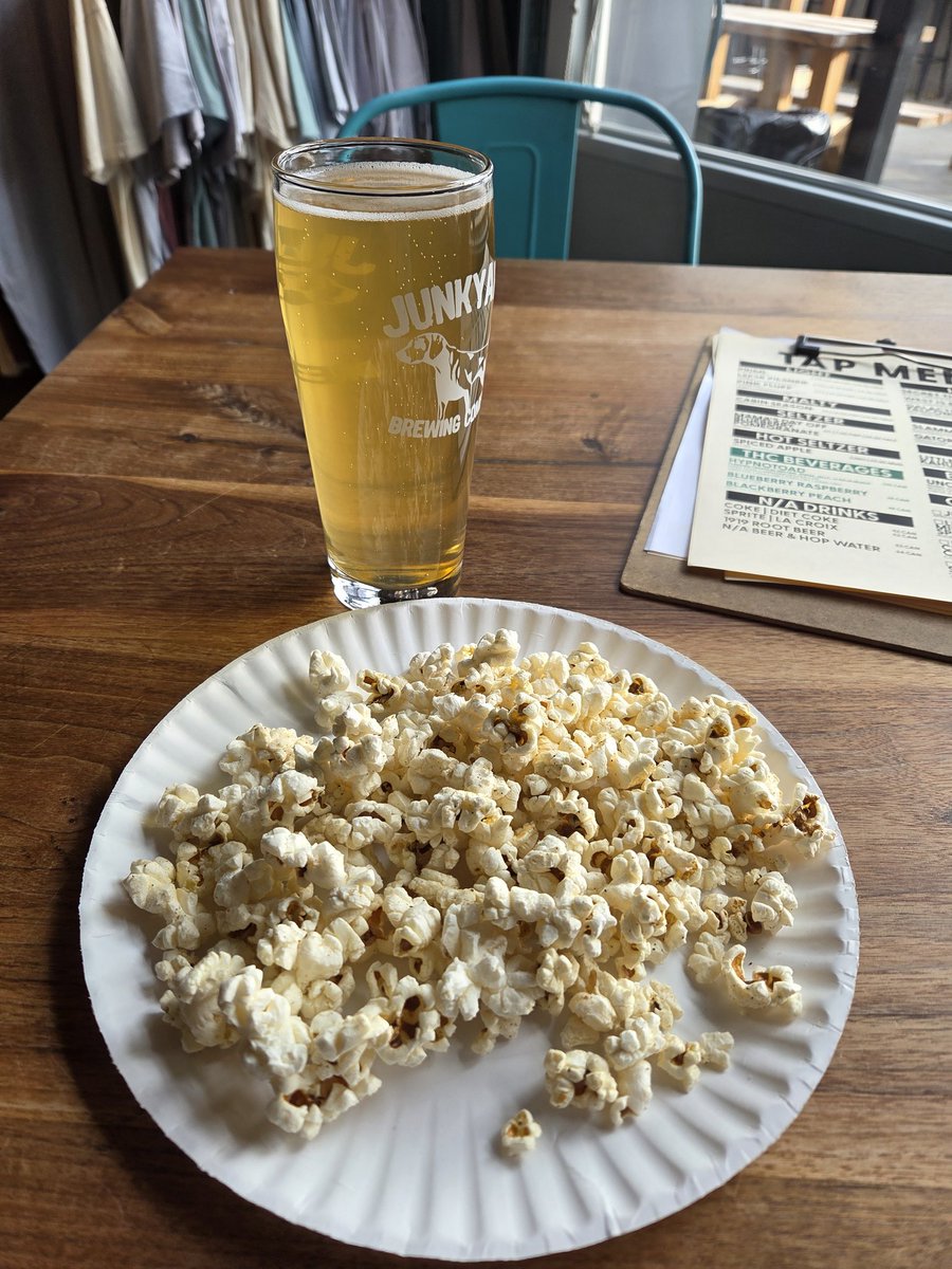 twinsguy08's tweet photo. Bringing out my Norwegian heritage with a lefse pilsner from @JunkyardBrewing https://t.co/r2qGZBoYxd