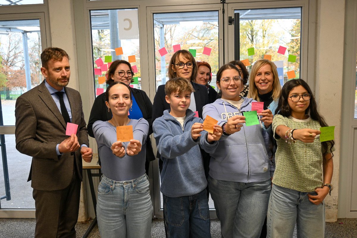 aclimoges's tweet image. En cette journée #NAH, la rectrice échange avec les élèves et personnels ambassadeurs pHARe du collège A. France de Limoges. Elle assiste également à des actions de sensibilisation :
✅️Escape game
✅️Mur de l'expression
👏à la communauté éducative pour son engagement quotidien