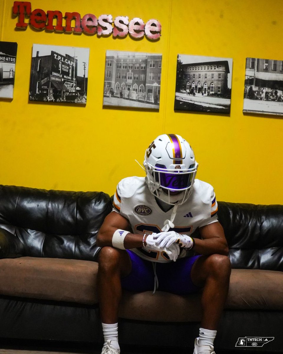 TNTechFootball's tweet photo. Serving our jerseys chilled. 🥶
#GAMETHREADS
#AimHigh | #WingsUp https://t.co/pfu2RCwoXw