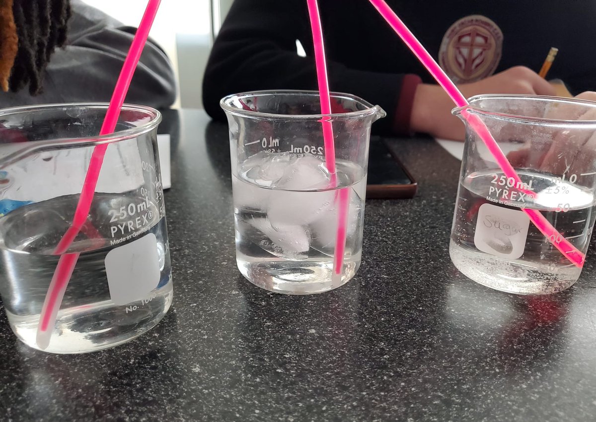 romeroraiders's tweet image. Today, Ms. Ricitano&apos;s Grade 10 science class participated in a &quot;Glow Stick Lab.&quot; They were investigating Chemiluminescence - the phenomenon of emitting light as a result of a chemical reaction without external light sources.
#ScienceClass