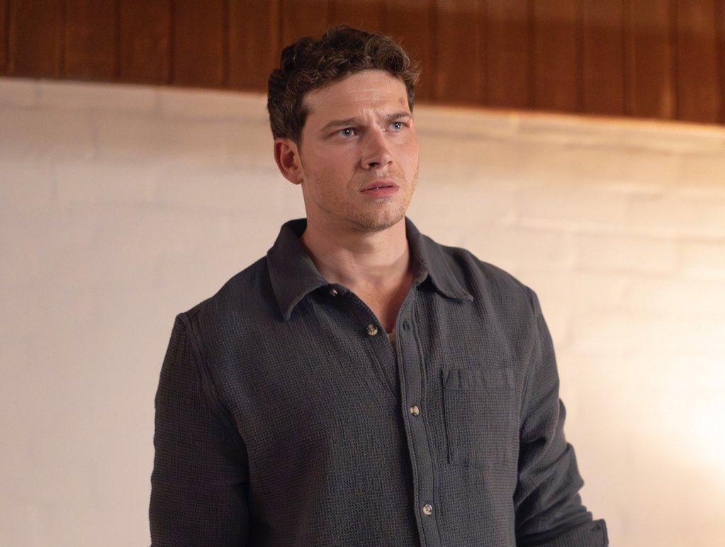 yessireddiesir's tweet image. I am excited for tonight episodes. Eddie and Buck possible have scene together at least a or two min please give me that. And definitely looking forward for Eddie and dia de los muertos scenes ahhhhhh can’t wait!!!! #Buddie #Buck #Eddie #TiaPepa #Abuela #9x05 #diadelosmuertos