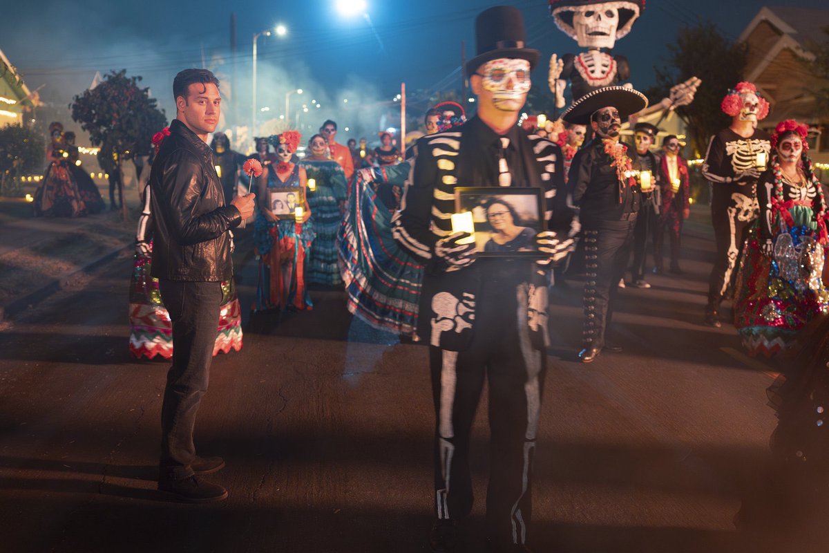 yessireddiesir's tweet image. I am excited for tonight episodes. Eddie and Buck possible have scene together at least a or two min please give me that. And definitely looking forward for Eddie and dia de los muertos scenes ahhhhhh can’t wait!!!! #Buddie #Buck #Eddie #TiaPepa #Abuela #9x05 #diadelosmuertos