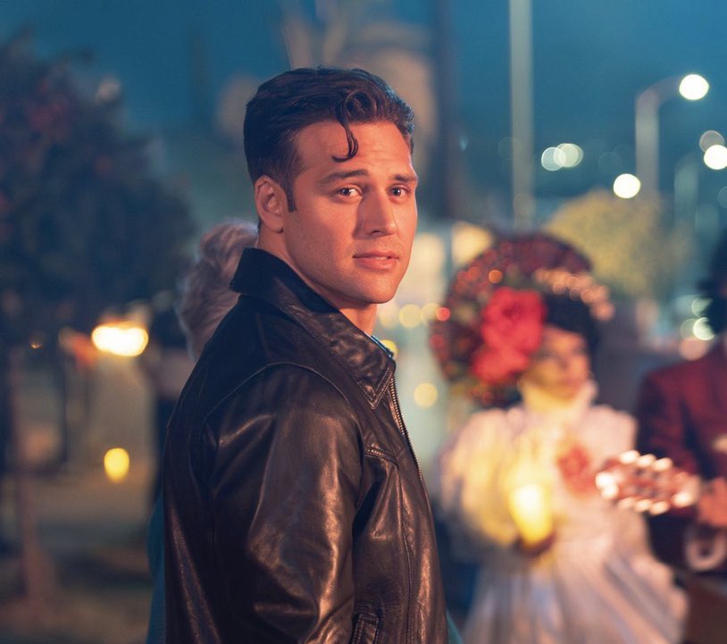 yessireddiesir's tweet image. I am excited for tonight episodes. Eddie and Buck possible have scene together at least a or two min please give me that. And definitely looking forward for Eddie and dia de los muertos scenes ahhhhhh can’t wait!!!! #Buddie #Buck #Eddie #TiaPepa #Abuela #9x05 #diadelosmuertos